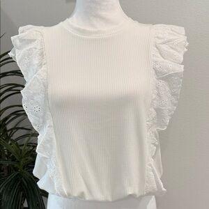 The Line of Style White Ribbed and Ruffle Sleeveless Top Lightweight M